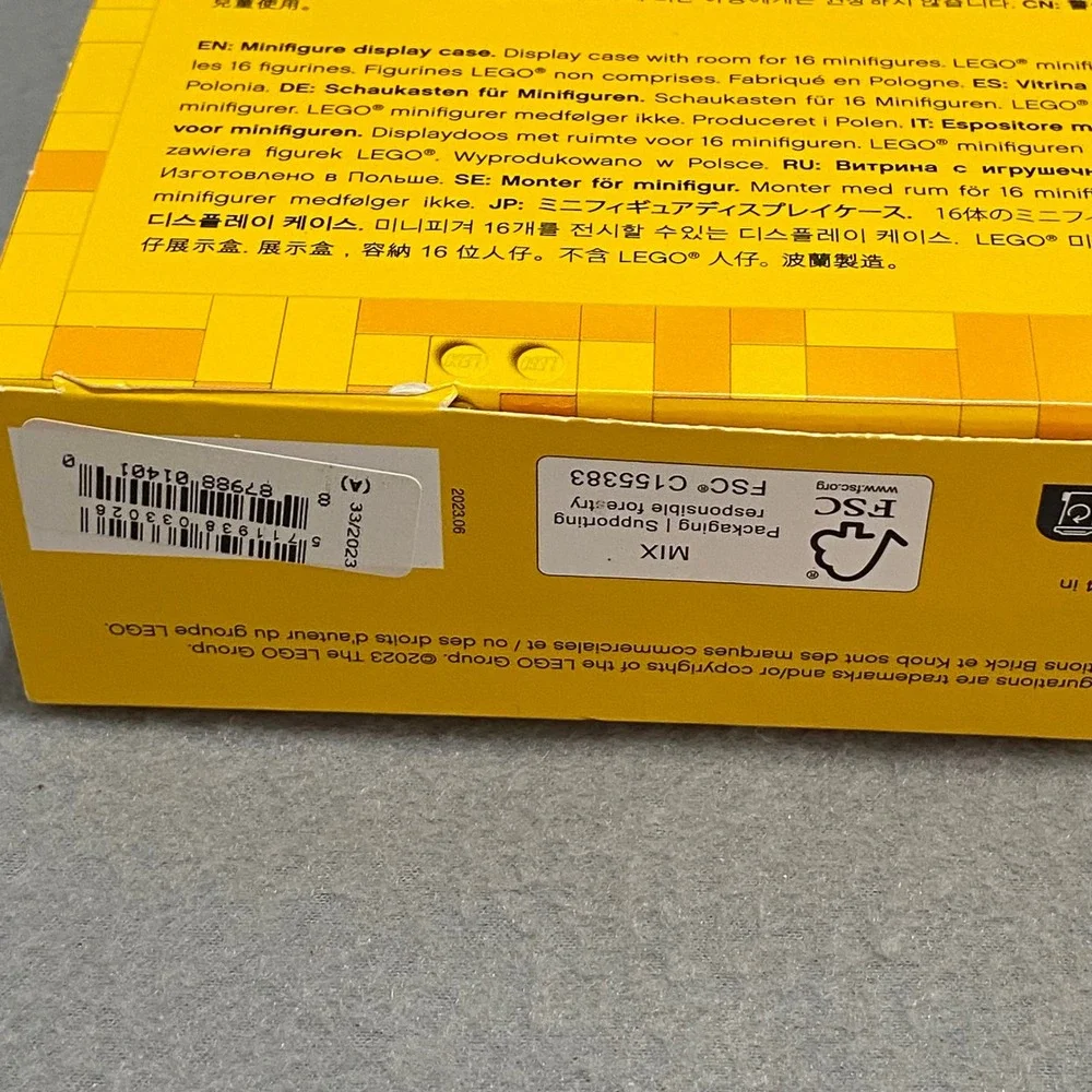 LEGO Minifigure Display Case Stackable 16 Figure Showcase Yellow Clear 40660601